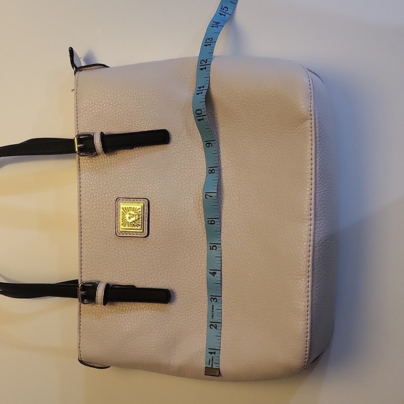 Anne Klein Cream Shoulder Handbag with Adjustable Black Straps - Picture 6 of 12